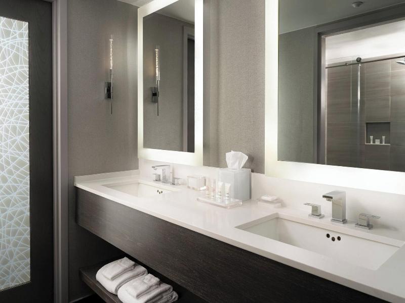 Warner Center Marriott Woodland Hills image