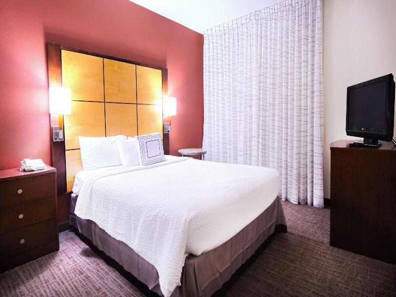 SUITE TWO DOUBLE BEDS