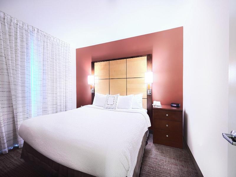 SUITE KING BED ONE BEDROOM