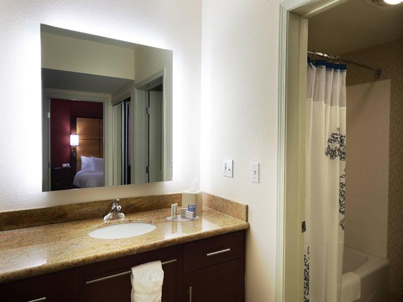 SUITE KING BED ONE BEDROOM