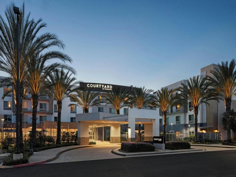 Courtyard Long Beach Airport image