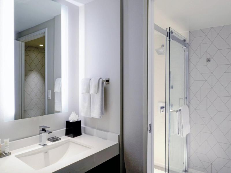 Long Beach Marriott image