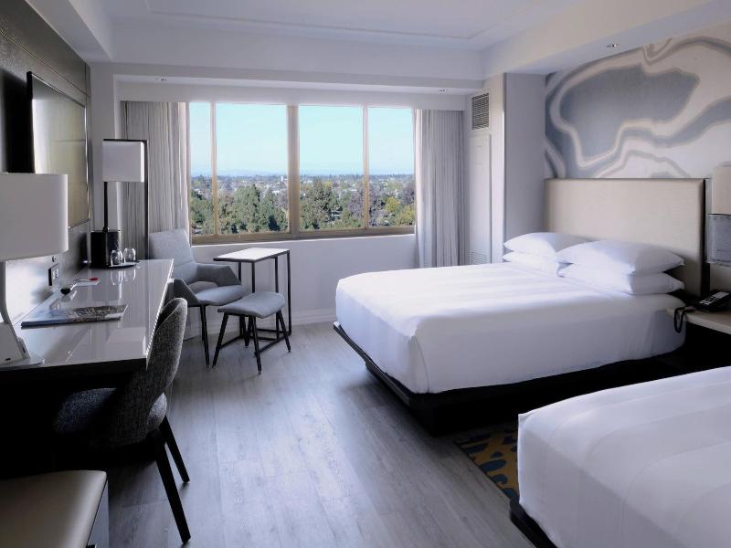 Long Beach Marriott image