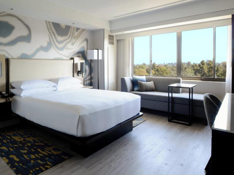 Long Beach Marriott image