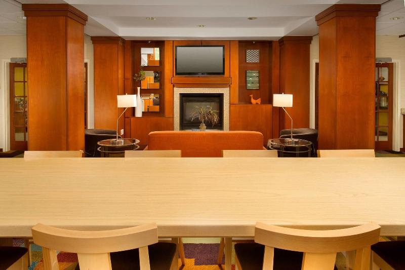 Fairfield Inn & Suites Marshall image