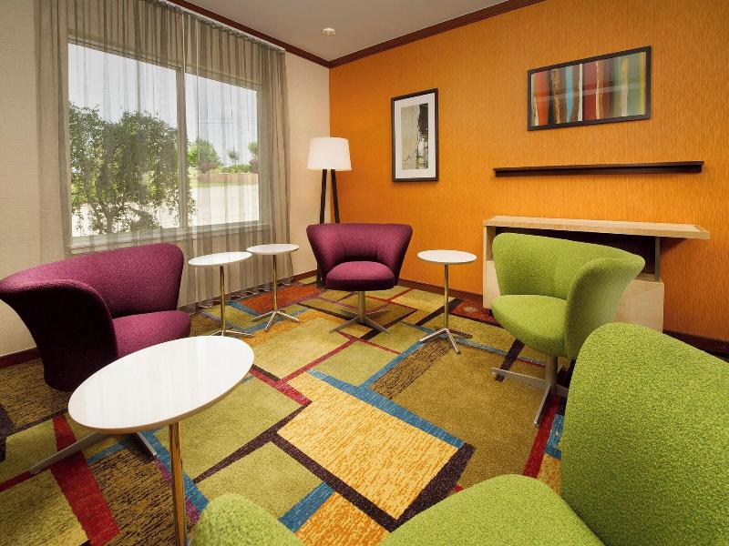 Fairfield Inn & Suites Marshall
