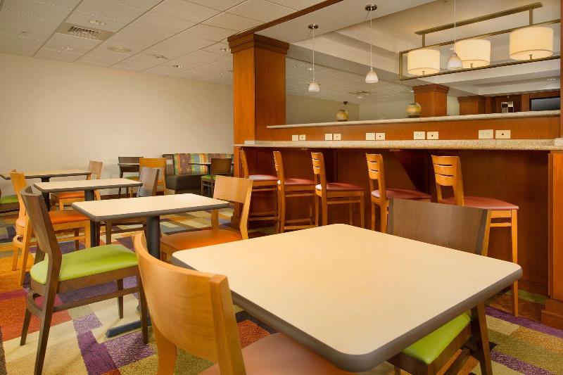 Fairfield Inn & Suites Marshall image