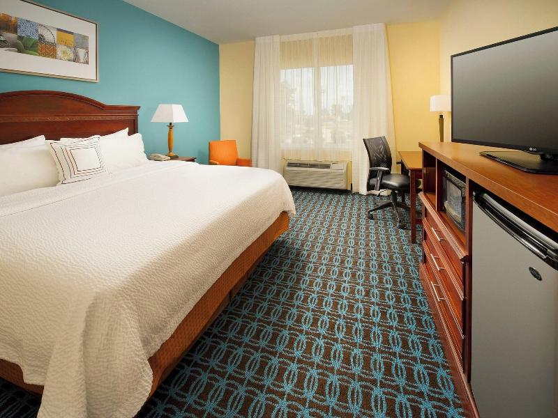 Fairfield Inn & Suites Marshall image