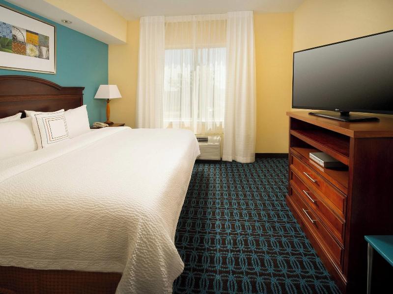Fairfield Inn & Suites Marshall image
