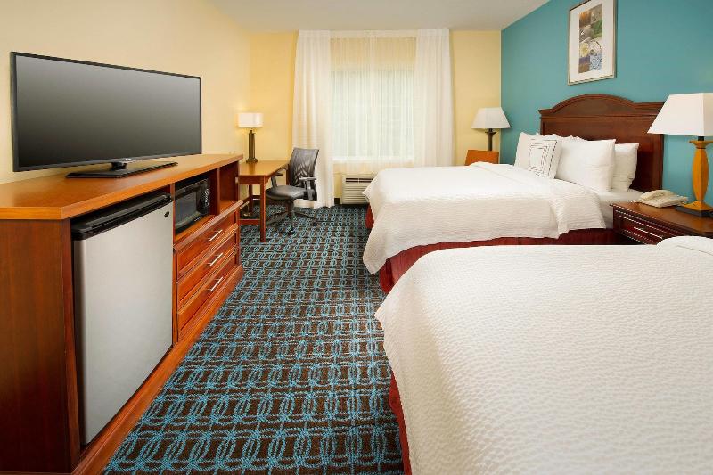 Fairfield Inn & Suites Marshall image