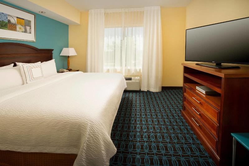 Fairfield Inn & Suites Marshall image