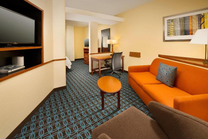Fairfield Inn & Suites Marshall image