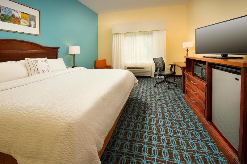 Fairfield Inn & Suites Marshall image