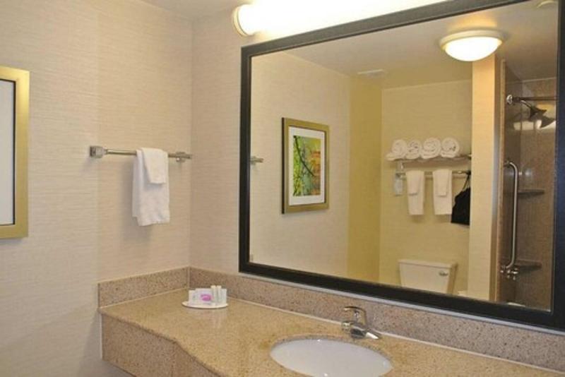 Fairfield Inn & Suites Marshall image