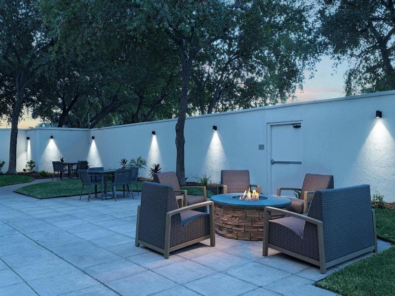 Courtyard Laredo