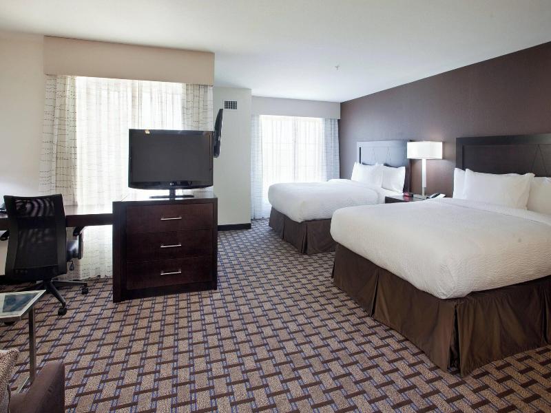 Studio Suite, Multiple Beds (2 Queen Beds and 1 Double Sofa Bed)