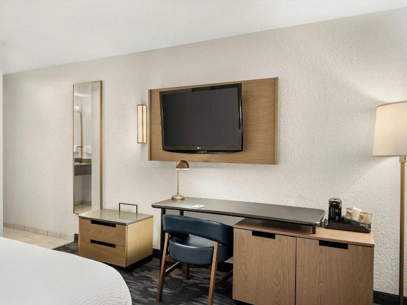 Fairfield Inn & Suites Mt. Pleasant image