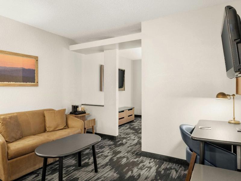 Fairfield Inn & Suites Mt. Pleasant image