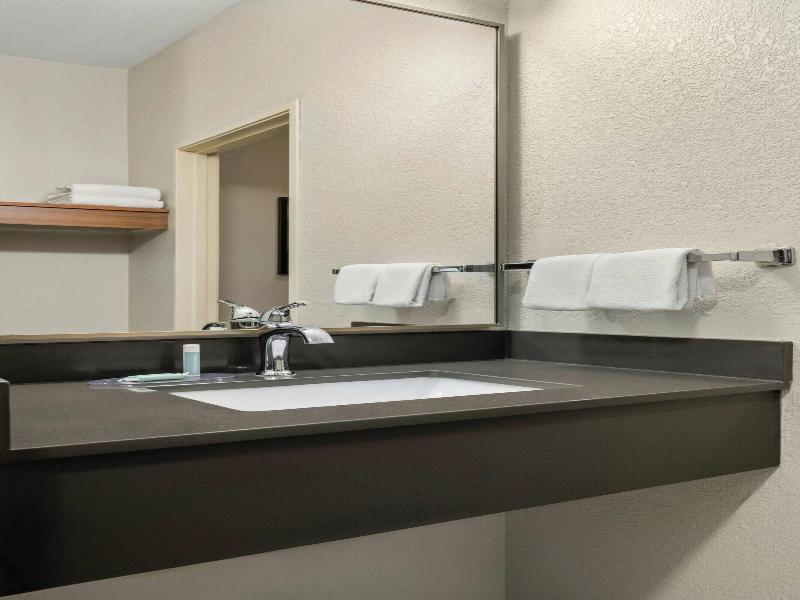 Fairfield Inn & Suites Mt. Pleasant image