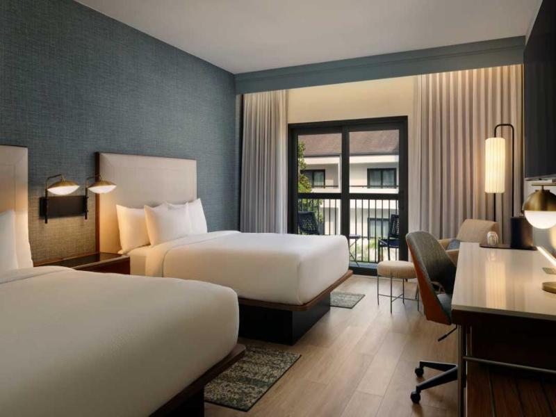 Courtyard by Marriott Orlando Airport image