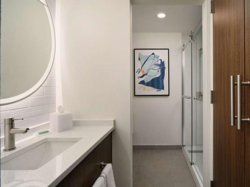 Courtyard by Marriott Orlando Airport image