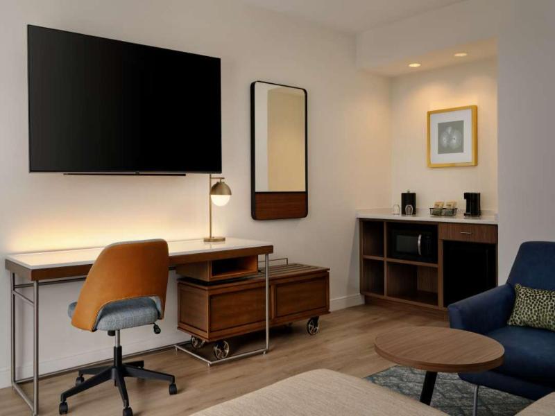 Courtyard by Marriott Orlando Airport image