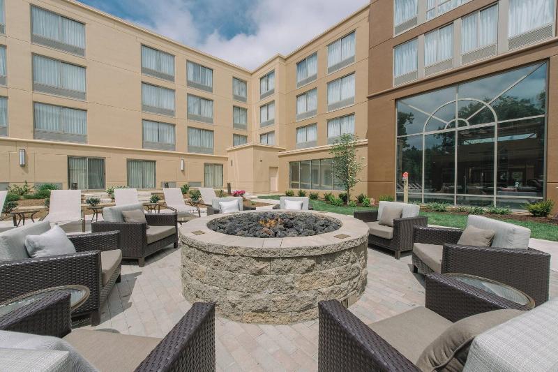 Courtyard Nashua image