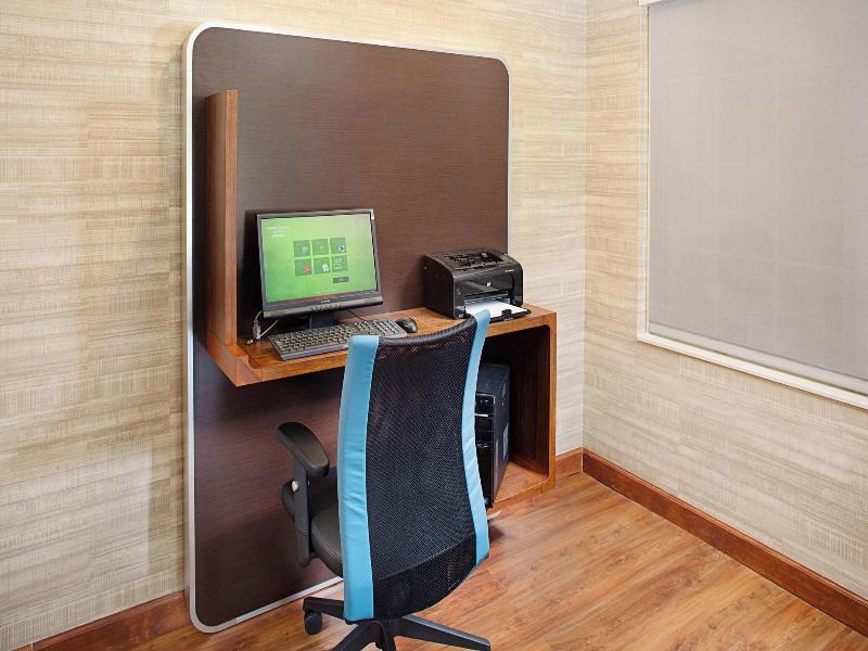 TownePlace Suites Manchester-Boston Regional Airpt image