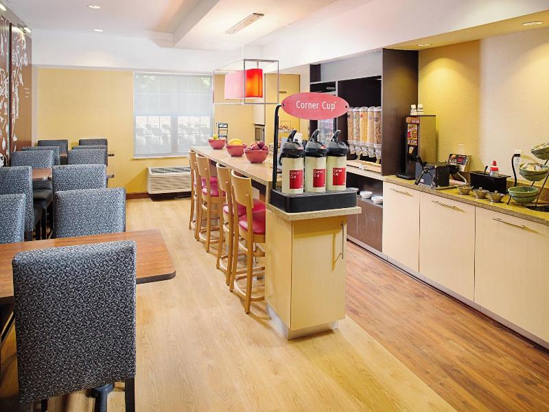 TownePlace Suites Manchester-Boston Regional Airpt image