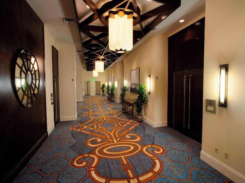 Milwaukee Marriott Downtown image