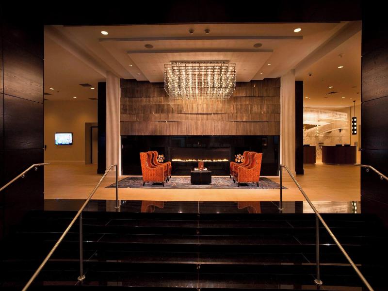 Milwaukee Marriott Downtown image