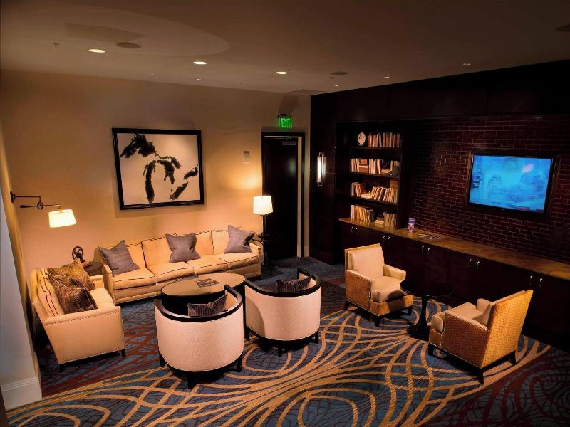 Milwaukee Marriott Downtown image