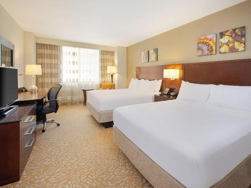 Milwaukee Marriott Downtown image