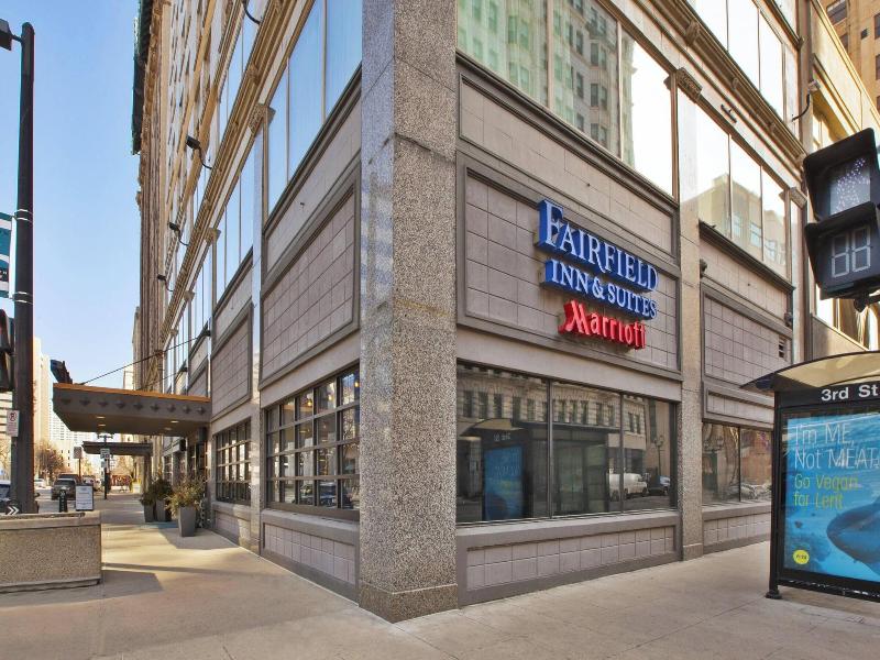 Fairfield Inn & Suites by Marriott Milwaukee Downt image