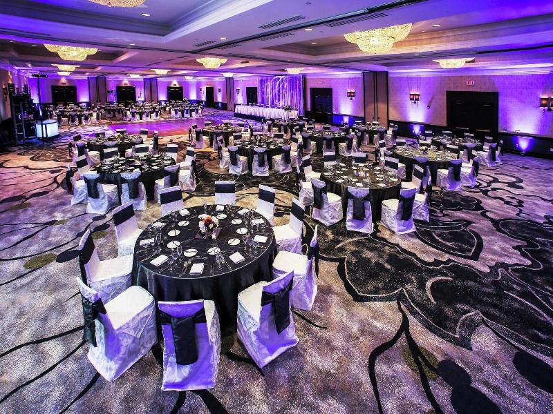 Milwaukee Marriott West image