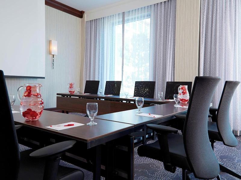 Milwaukee Marriott West image