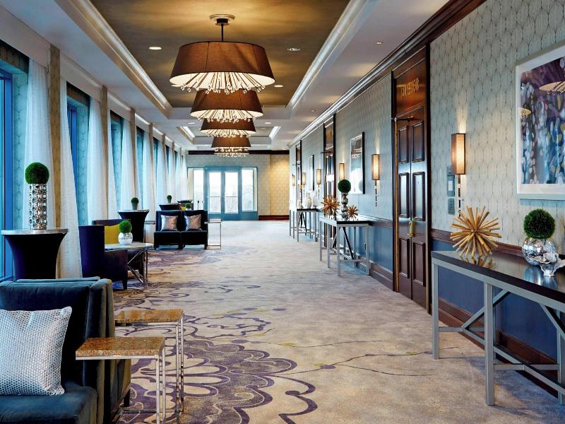 Milwaukee Marriott West image