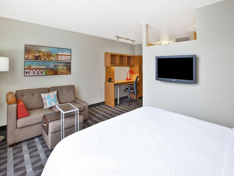 TownePlace Suites Milwaukee Brookfield image