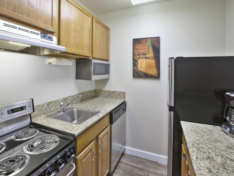 TownePlace Suites Milwaukee Brookfield image