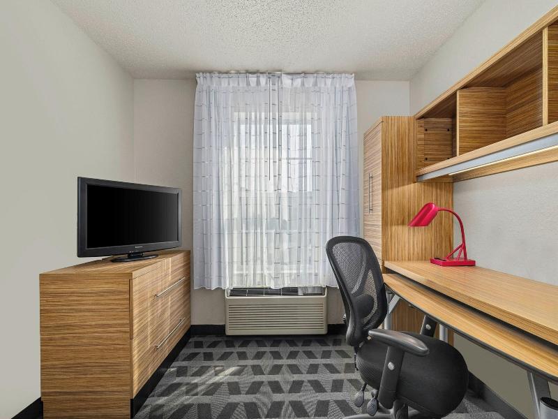 TownePlace Suites Milwaukee Brookfield image