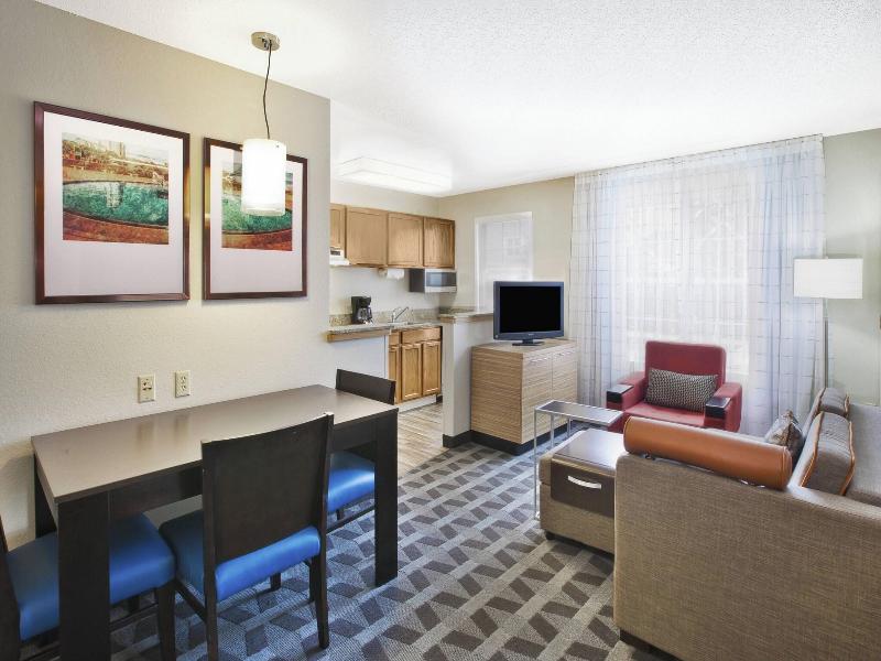 TownePlace Suites Milwaukee Brookfield image