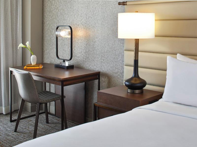 Renaissance Mobile Riverview Plaza Hotel image