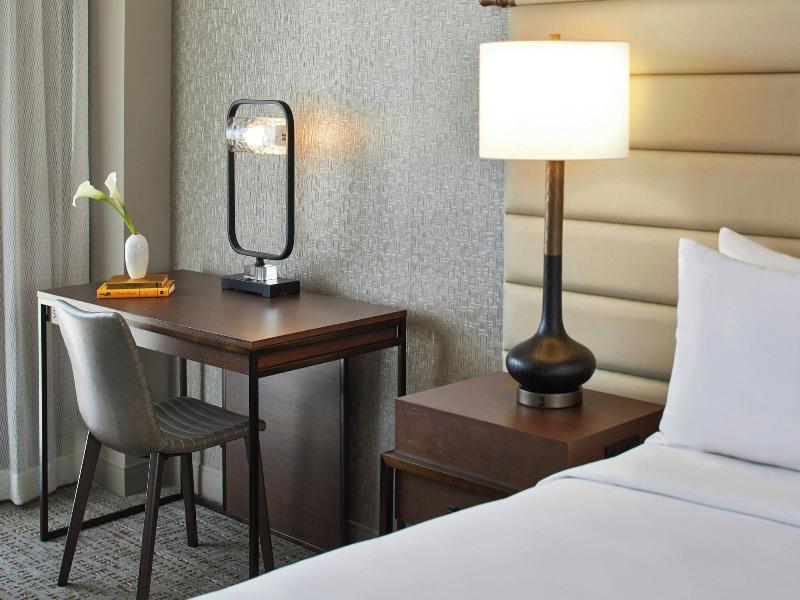 Renaissance Mobile Riverview Plaza Hotel image