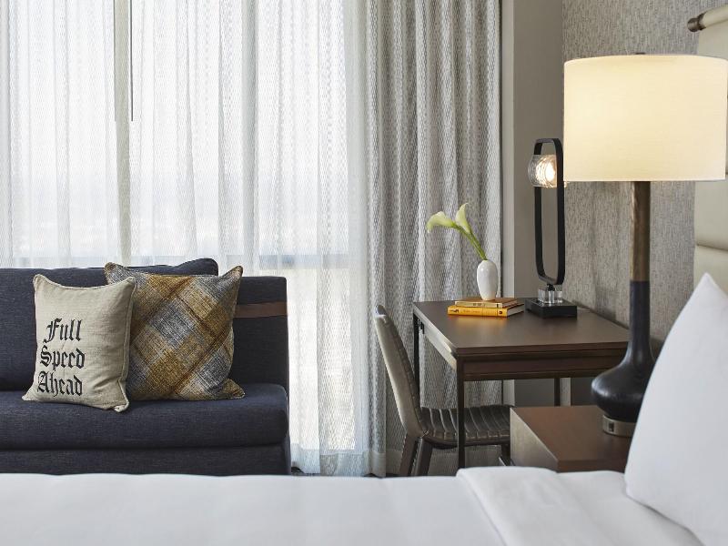 Renaissance Mobile Riverview Plaza Hotel image