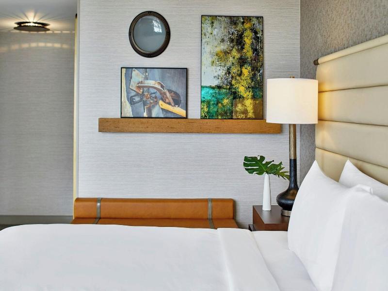 Renaissance Mobile Riverview Plaza Hotel image
