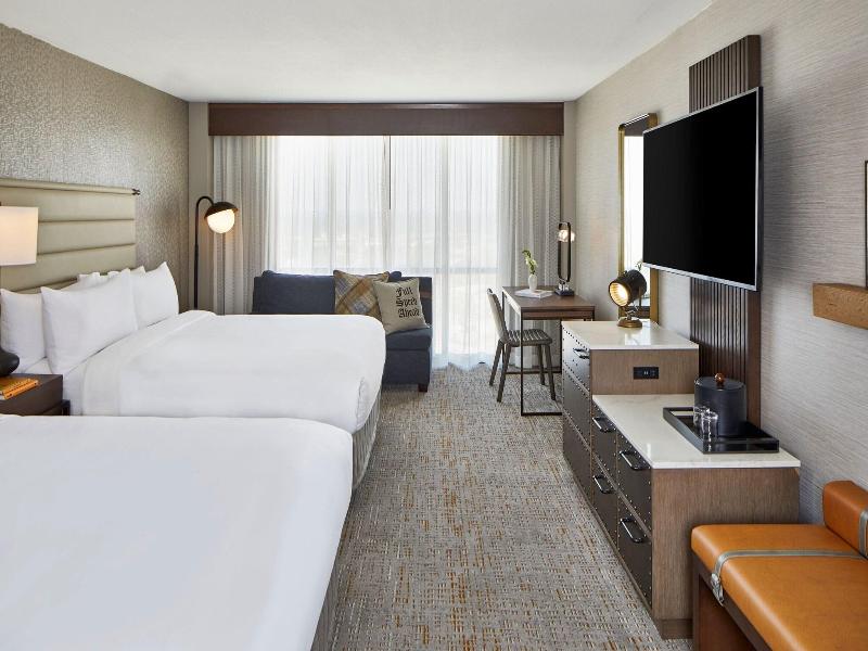 Renaissance Mobile Riverview Plaza Hotel image