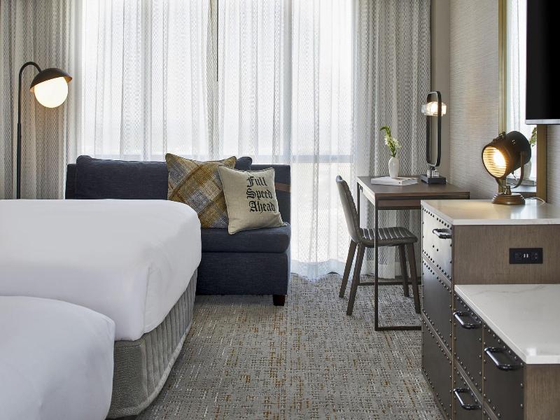 Renaissance Mobile Riverview Plaza Hotel image