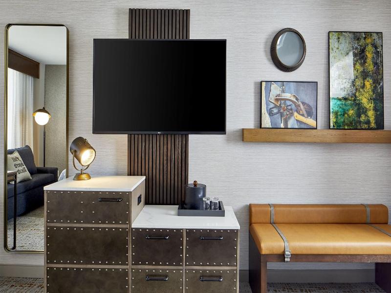 Renaissance Mobile Riverview Plaza Hotel image