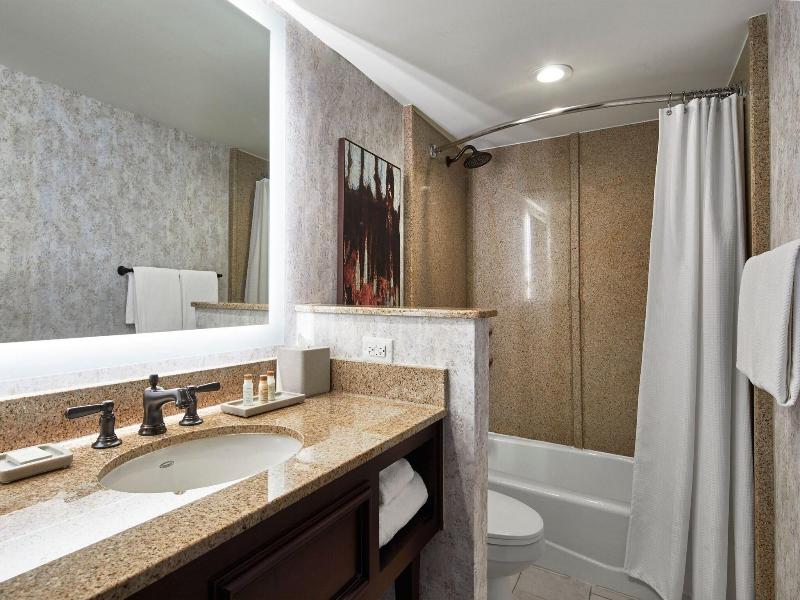 Renaissance Mobile Riverview Plaza Hotel image