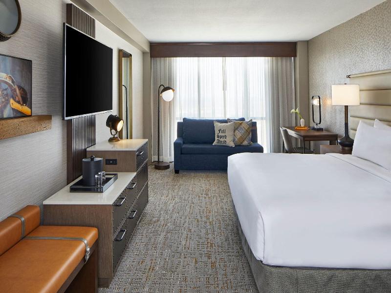 Renaissance Mobile Riverview Plaza Hotel image